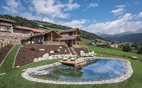 Dilia Chalets & Apartments